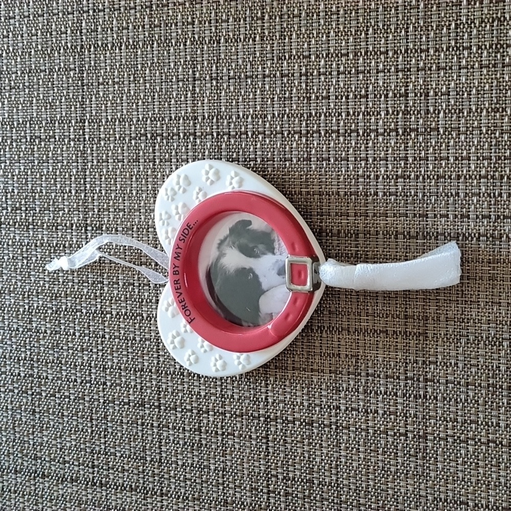 HALLMARK KEEPSAKE
